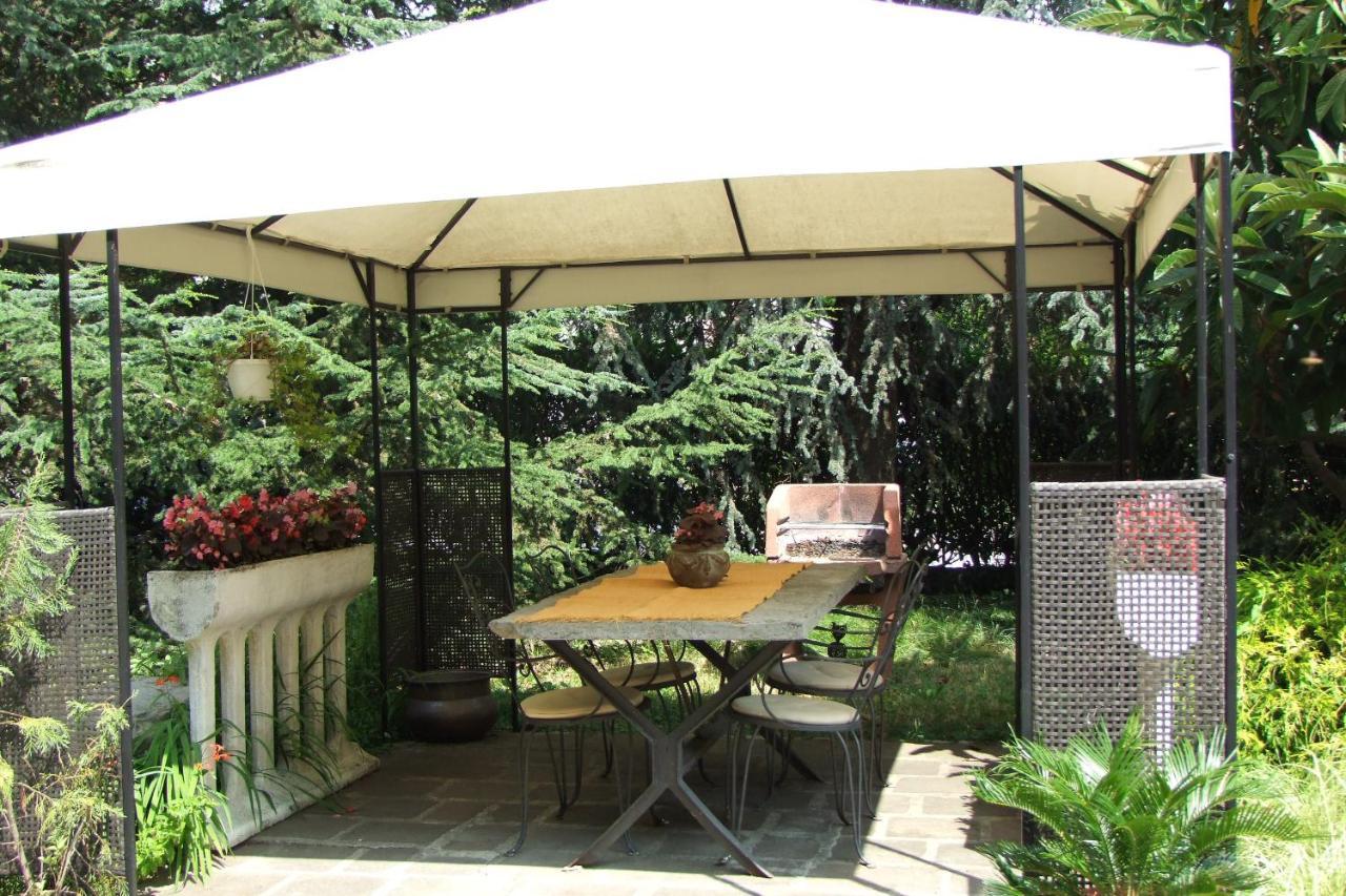 Monolocali In Casa Con Giardino Bellagio Apartment Bagian luar foto