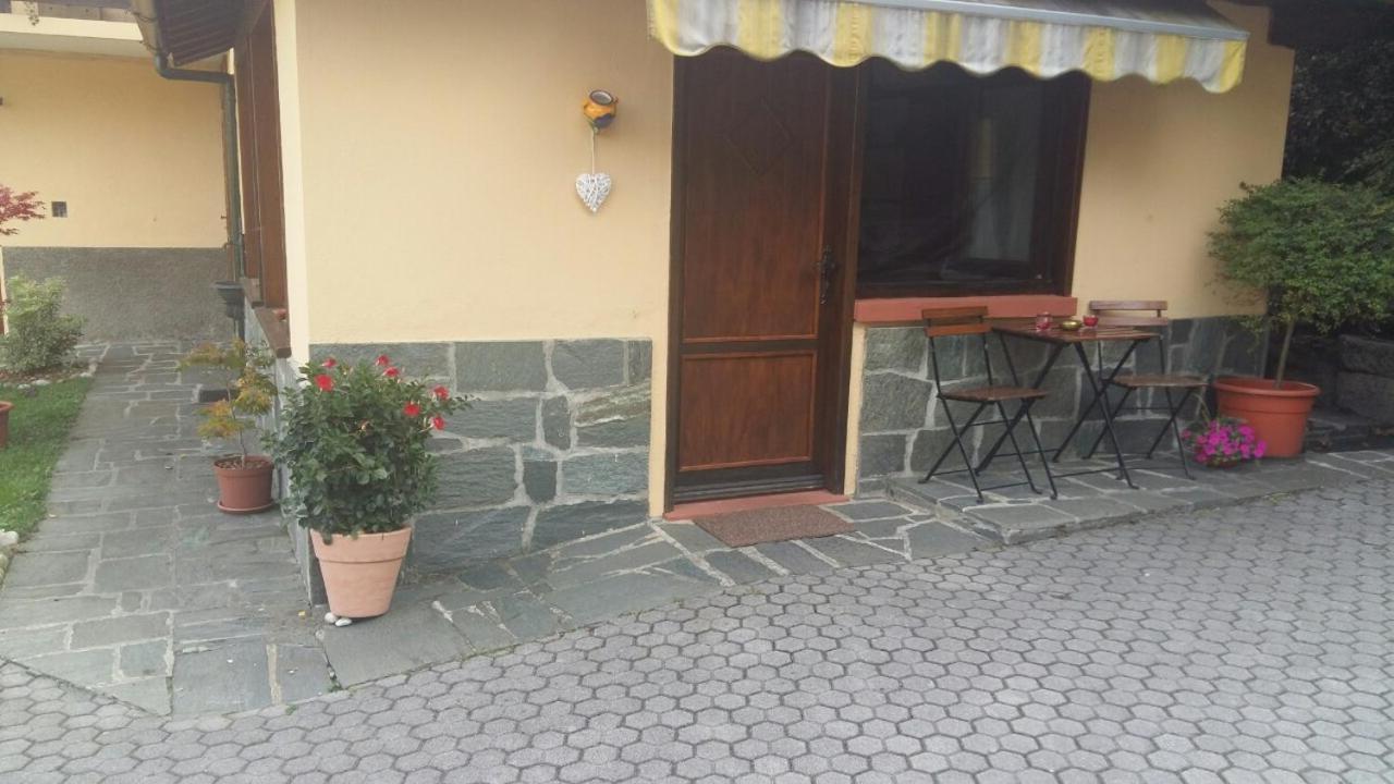 Monolocali In Casa Con Giardino Bellagio Apartment Bagian luar foto
