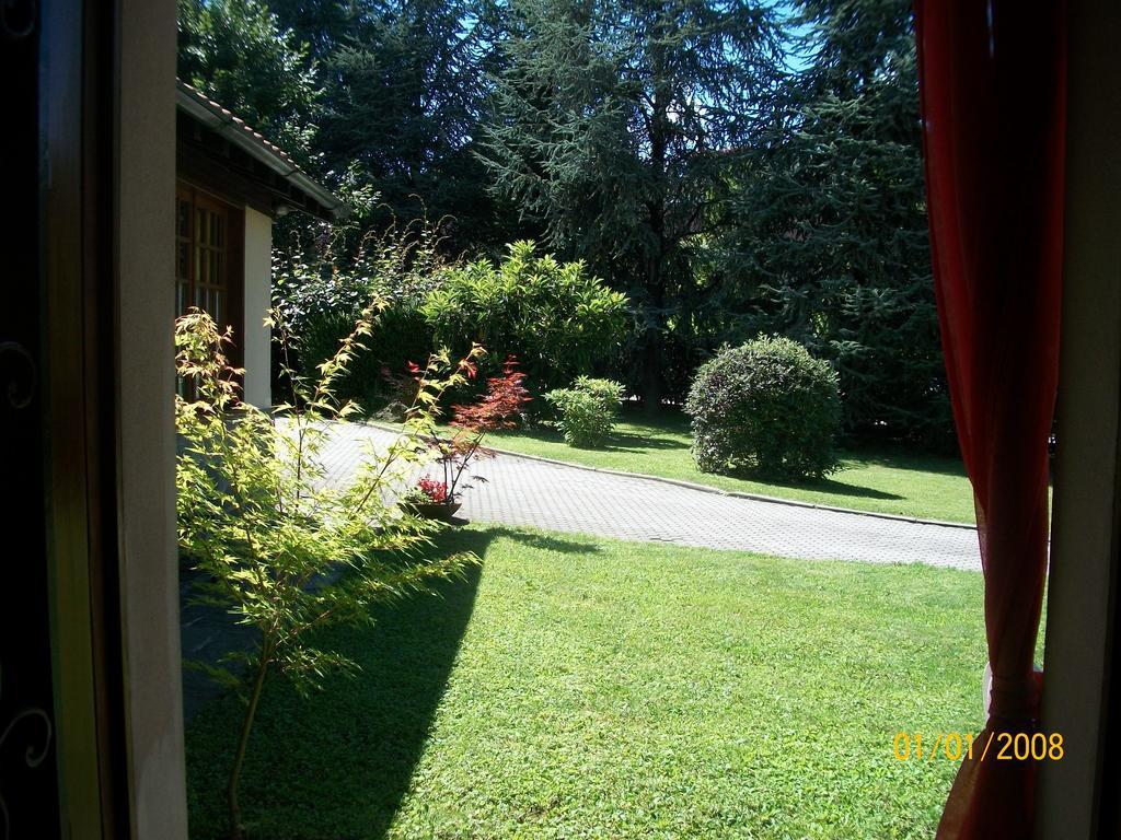 Monolocali In Casa Con Giardino Bellagio Apartment Bagian luar foto