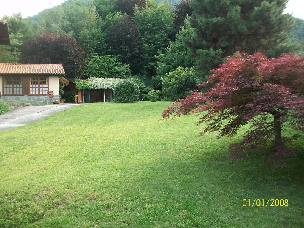 Monolocali In Casa Con Giardino Bellagio Apartment Bagian luar foto